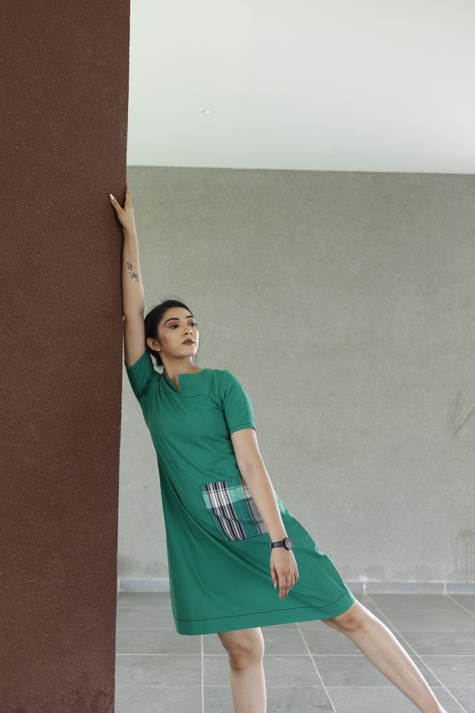 GREEN ONE CHEX POCKET DRESS